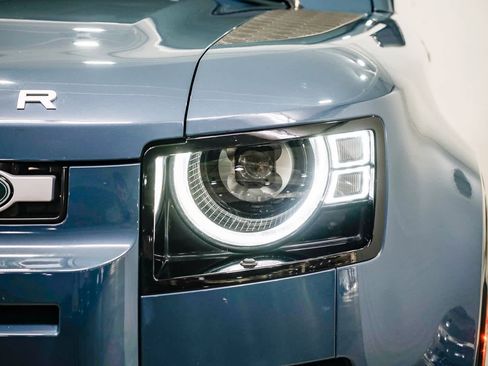 Used 2022 Land Rover Defender 110 SE image 7