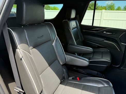 Used 2022 Cadillac Escalade Sport w/ LPO, ONYX Package AWD/4WD image 22