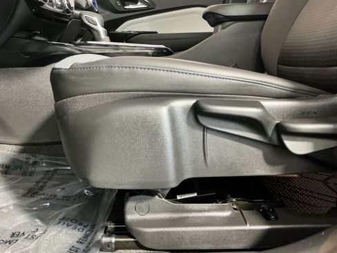 Used 2024 Chevrolet Trax LT FWD image 15