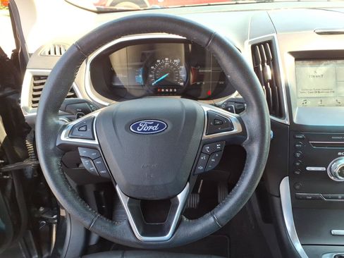 Used 2018 Ford Edge Titanium AWD/4WD image 17
