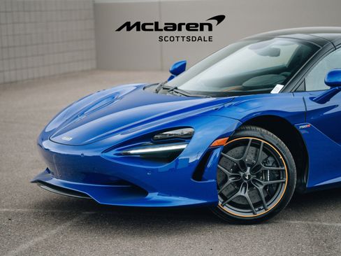 Used 2024 McLaren 750S Spider image 16