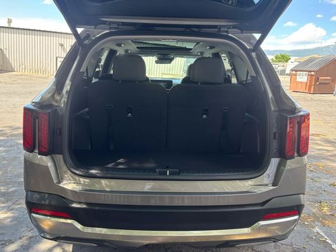 Used 2025 Kia Sorento EX w/ EX Panoramic Sunroof Package AWD/4WD image 23