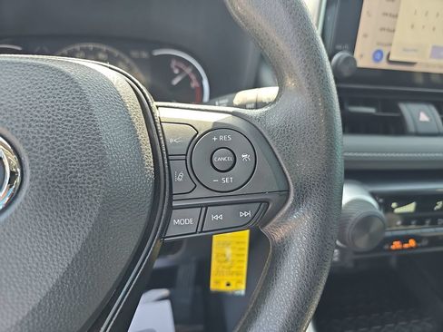 Used 2023 Toyota RAV4 LE FWD image 18