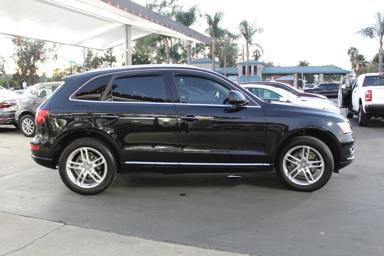 Used 2016 Audi Q5 2.0T Premium Plus w/ Technology Package AWD/4WD image 6