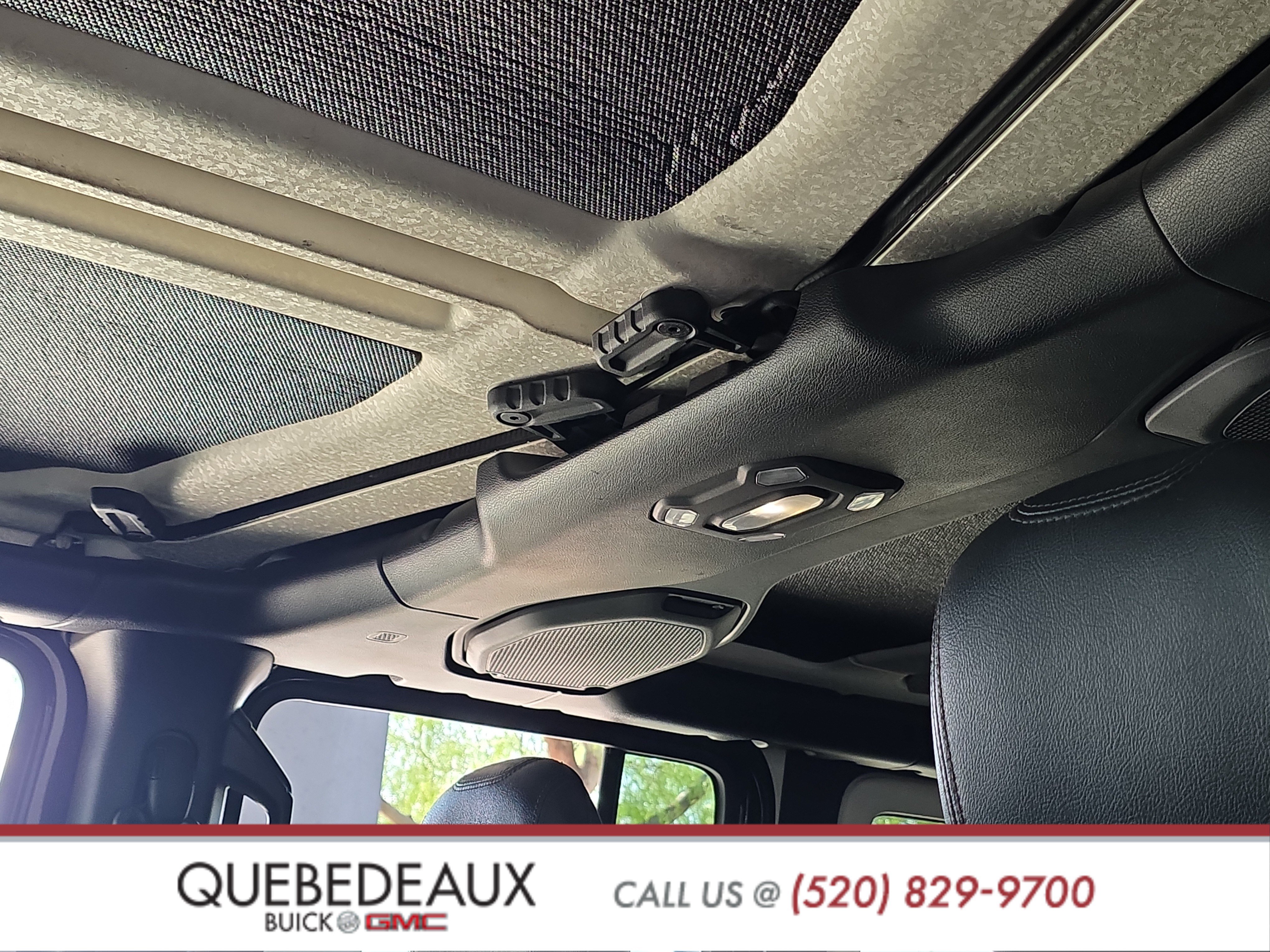 Used 2018 Jeep Wrangler Unlimited Rubicon AWD/4WD image 12
