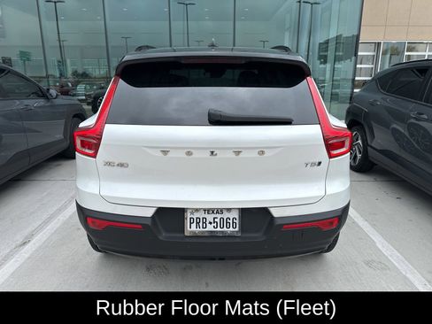 Used 2021 Volvo XC40 T5 R-Design w/ Protection Package Premier AWD/4WD image 9