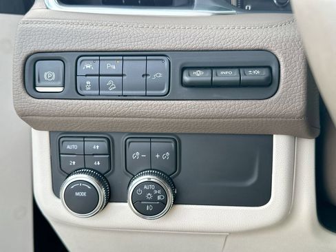 Certified 2021 GMC Yukon Denali image 19