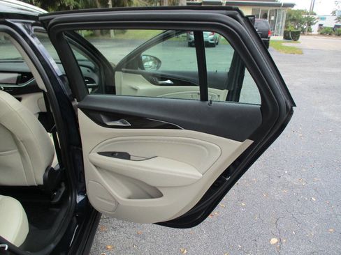 Used 2019 Buick Regal Essence w/ Driver Confidence Package I image 24