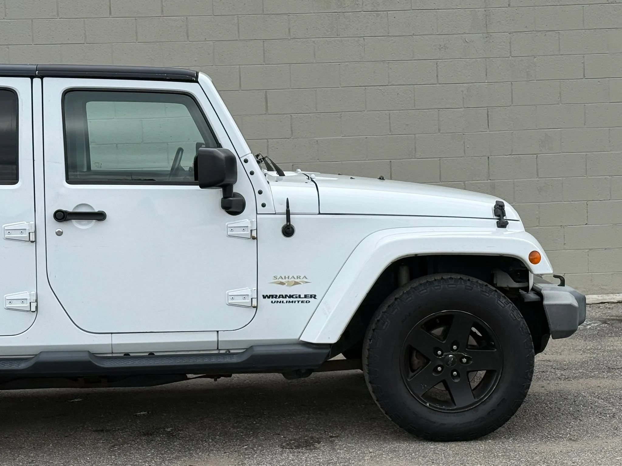 Used 2015 Jeep Wrangler Unlimited Sahara AWD/4WD image 11