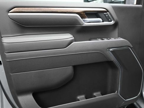 New 2026 GMC Sierra 2500 SLE w/ SLE Value Package; image 7