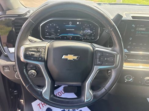 Used 2022 Chevrolet Silverado 1500 LT AWD/4WD image 18