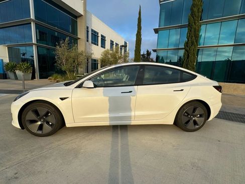 Used 2023 Tesla Model 3 Standard Range image 10