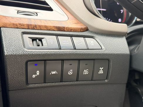 Used 2017 Hyundai Santa Fe Limited image 19