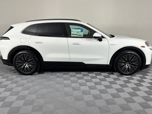 New 2026 Porsche Cayenne Turbo AWD/4WD image 11