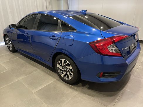 Used 2018 Honda Civic EX image 5