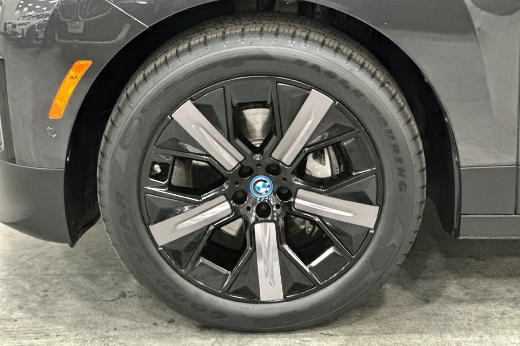 Certified 2024 BMW iX xDrive50 AWD/4WD image 35