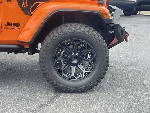 New 2025 Jeep Gladiator Sport w/ Premium Package AWD/4WD image 13