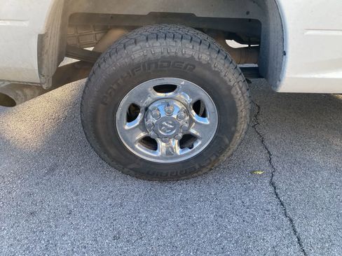 Used 2013 RAM 2500 Tradesman w/ Chrome Appearance Group image 5