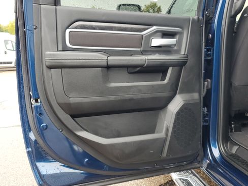 Used 2024 RAM 2500 Big Horn w/ Sport Appearance Package image 22