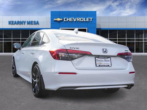 Used 2023 Honda Civic Sport image 4