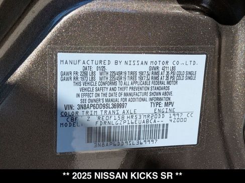 Used 2025 Nissan Kicks SR w/ SR Premium Package AWD/4WD image 32
