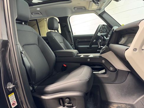 Used 2026 Land Rover Defender 110 S image 33