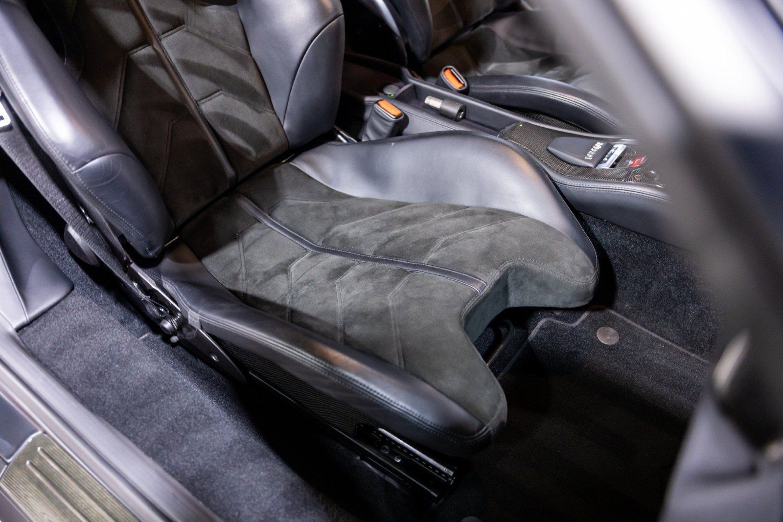 Used 2011 Ferrari 458 Italia Coupe RWD image 30