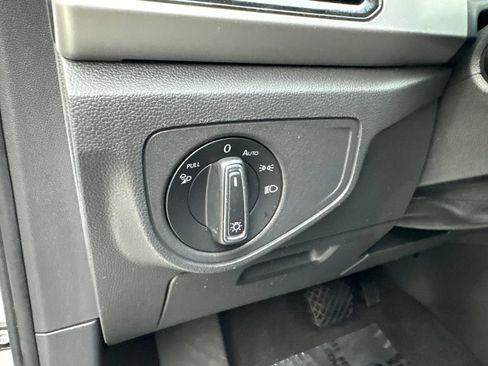 Used 2023 Volkswagen Atlas SE w/ Black Wheel Package FWD image 59