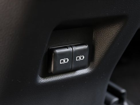 Certified 2025 Toyota RAV4 XLE image 18