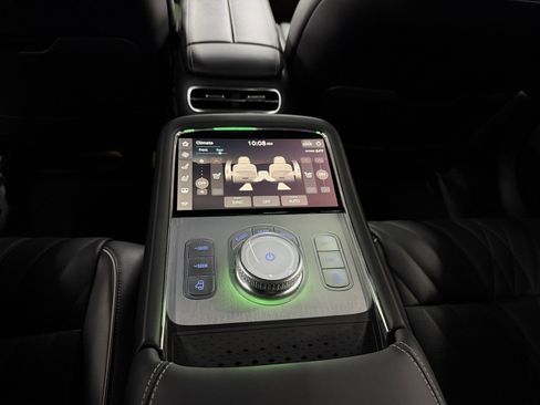 Used 2023 Genesis G90 3.5T image 17