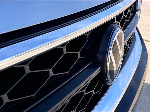 Used 2022 Volkswagen Taos SE image 29