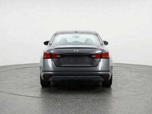 Used 2025 Nissan Altima 2.5 SV FWD image 7