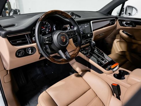 Used 2023 Porsche Macan S AWD/4WD image 9