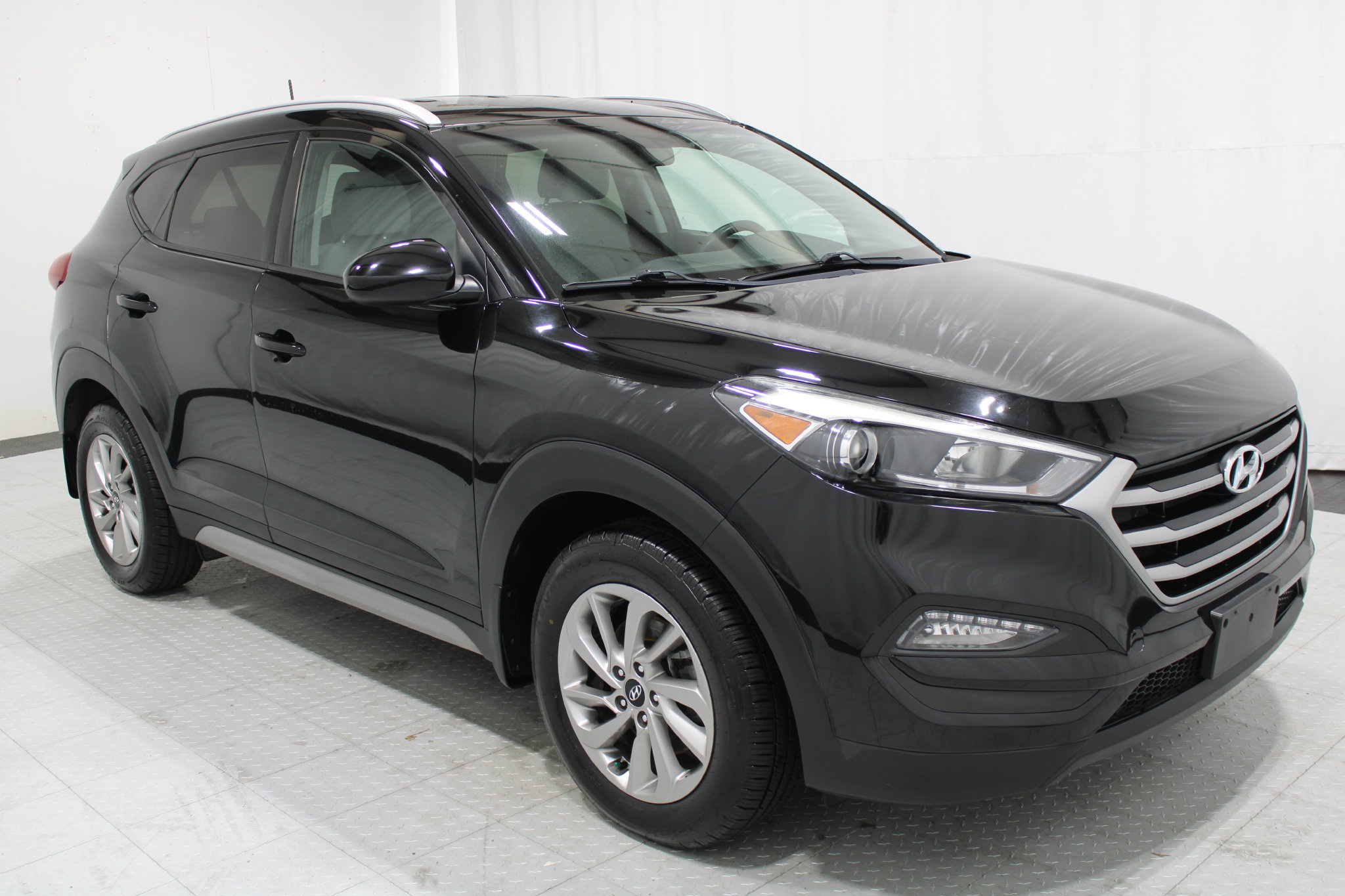 Used 2017 Hyundai Tucson SE w/ SE Popular Package 02 AWD/4WD image 4