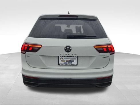 Used 2022 Volkswagen Tiguan SE image 6