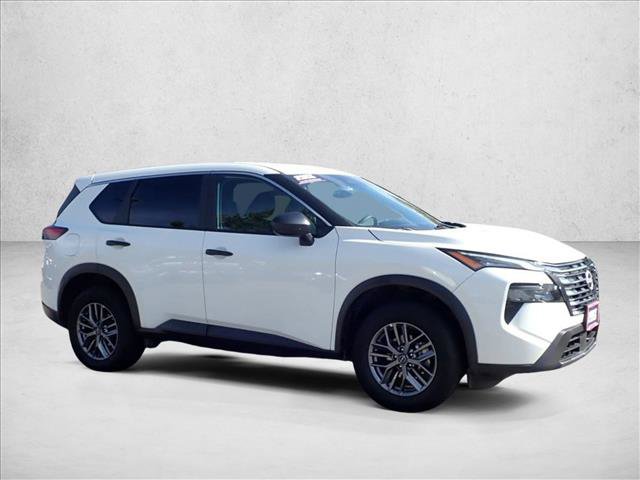 Used 2024 Nissan Rogue S AWD/4WD image 6
