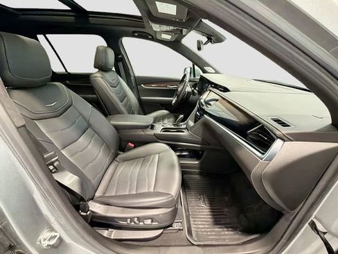 Used 2024 Cadillac XT6 Sport w/ Platinum Package image 27