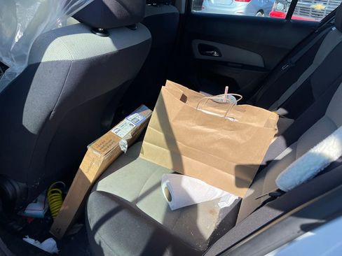 Used 2014 Chevrolet Cruze LS image 6