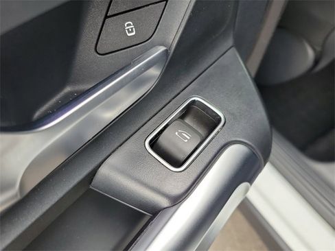 Used 2020 Mercedes-Benz GLB 250 4MATIC image 15