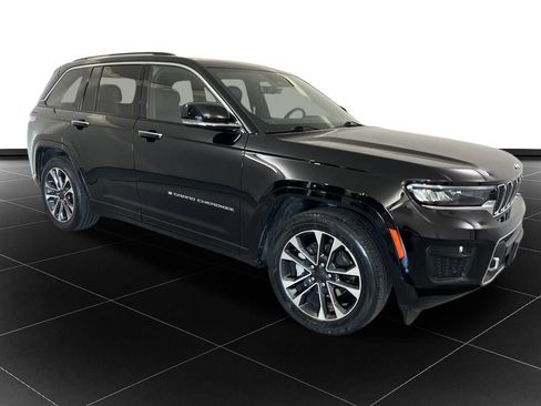 Used 2022 Jeep Grand Cherokee Overland w/ Luxury Tech Group IV AWD/4WD image 7