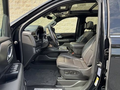 Used 2023 Chevrolet Suburban High Country w/ Advanced Technology Package image 21