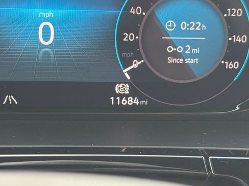 Used 2024 Volkswagen Atlas Cross Sport SE w/ Panoramic Sunroof Package image 25