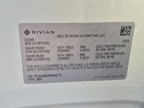 Used 2024 Rivian R1S Adventure AWD/4WD image 32