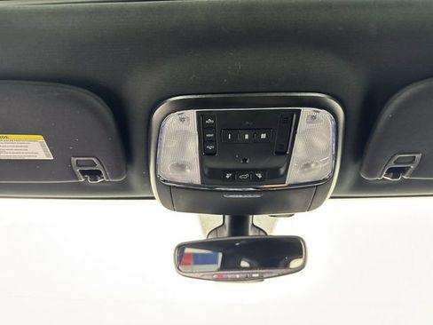 Used 2019 Jeep Grand Cherokee Limited AWD/4WD image 10
