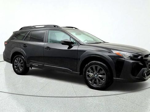 Used 2025 Subaru Outback Onyx Edition AWD/4WD image 3