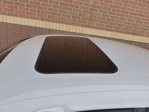 Used 2017 Volkswagen Jetta GLI FWD image 16