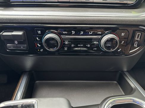 Used 2025 Chevrolet Silverado 1500 High Country AWD/4WD image 29