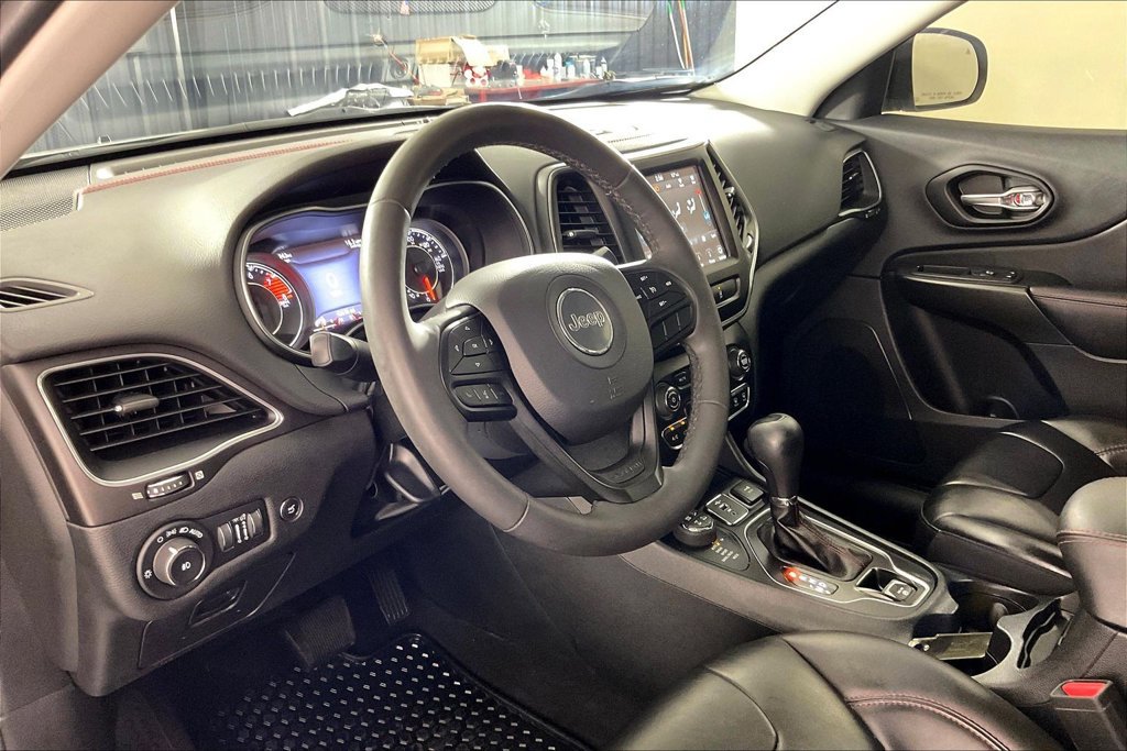 Used 2022 Jeep Cherokee Trailhawk w/ Sun, Sound & Nav Group AWD/4WD image 12
