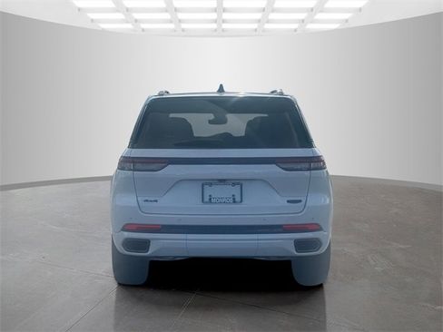 New 2025 Jeep Grand Cherokee Summit image 6