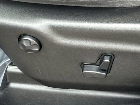 Used 2012 Jeep Grand Cherokee Laredo image 24